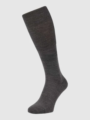 Skarpety długie z wygodnym ściągaczem model ‘Airport’ Falke