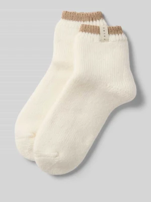 Skarpety z dodatkiem wełny model „COSY PLUSH” Falke Złamany biały