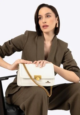 Skórzana crossbody z odpinanym łańcuszkiem kremowa Wittchen