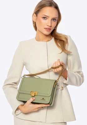 Skórzana torebka crossbody z łańcuszkiem pistacjowa Wittchen