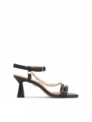 Skórzane czarne sandały z ozdobnym łańcuszkiem Kazar