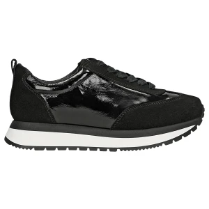 Czarne sneakersy damskie z lakierowanej skóry i wstawkami z dwoiny welurowej 46355-71 Wojas