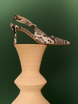 Skórzane czółenka w zwierzęcy print TARANKO