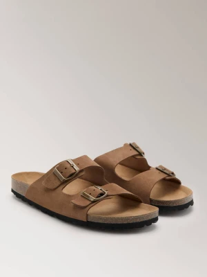 Skórzane klapki z dwiema klamrami brązowy - Kobieta - - MANGO