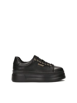 Skórzane sneakersy na grubej prostej podeszwie Kazar