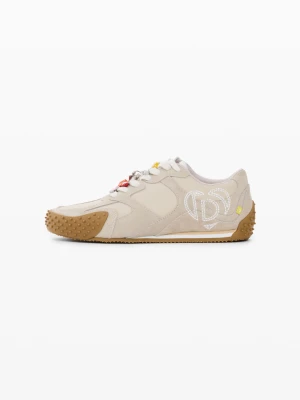 Skórzane sneakersy z charmsami Desigual czarny