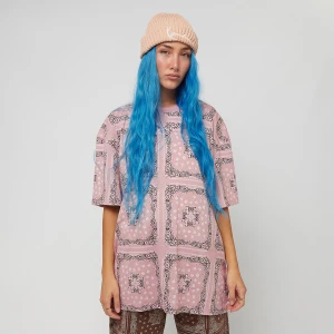 Karl Kani Small Signature Paisley Tee Dress kobiety T-Shirty i Polo różowy rozmiar Odzież
