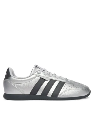 Sneakersy adidas Barreda Lo HQ7384 Srebrny