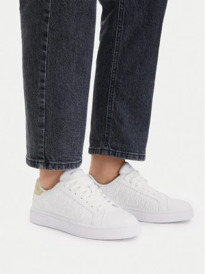 Sneakersy Armani Exchange XDX165 XV891 T782 Biały