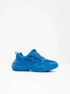 Sneakersy chunky z siateczkową wstawką BonPrix niebieski