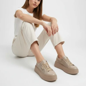 Sneakersy damskie Armodo, cholewka ze skóry naturalnej perforowana forma zapewniająca lekkość klasyczne sznurowanie stabilna podeszwa, beżowe, DS-777