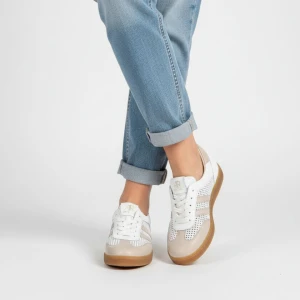 Sneakersy damskie Armodo, cholewka ze skóry naturalnej z perforowanymi panelami klasyczne sznurowanie niska stabilna podeszwa zapewniająca komfort co