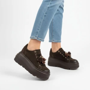 Sneakersy damskie Chebello, ze skóry naturalnej z cholewką o zamszowym wykończeniu i ozdobnymi frędzlami przy sznurowaniu, brązowe, 5002_-268-000-PSK