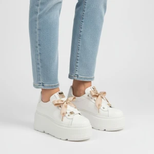 Sneakersy damskie Karino, cholewka ze skóry naturalnej gładkiej ozdobne sznurowanie z szerokimi wstążkami masywna podwyższona podeszwa zapewniająca s