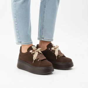 Sneakersy damskie Karino, cholewka ze skóry naturalnej zamszowej miękka konstrukcja dekoracyjne sznurowanie na wstążkach gruba podeszwa, brązowe, 599
