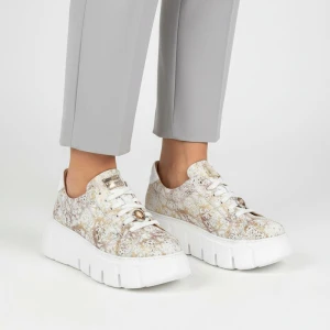 Sneakersy damskie Maciejka, cholewka ze skóry naturalnej z nadrukowanym wzorem klasyczne sznurowanie metalowa ozdoba przy języku zaokrąglony nosek ma