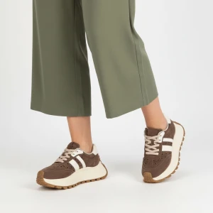 Sneakersy damskie S.Barski, cholewka skóra naturalna zamszowa kontrastowe panele wiązanie klasyczne fason niski zaokrąglony nosek masywna wizualnie p