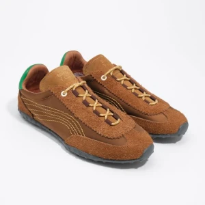 Sneakersy Deportiva 13 22 z zamszu i tkaniny w kolorze skóry BIMBA Y LOLA