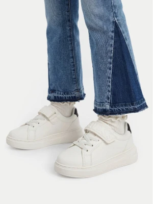 Sneakersy Guess CEO-25KC1009 Biały