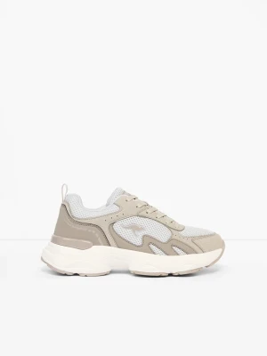 Sneakersy Kangaroos na grubej podeszwie, z pianką memory BonPrix szary