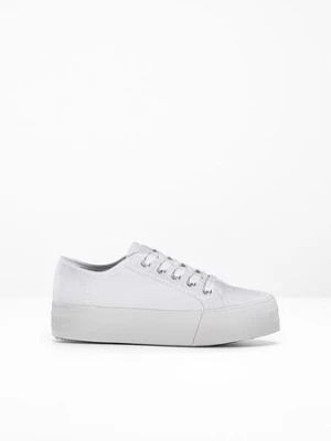 Sneakersy na platformie z bawełnianego płótna BonPrix biały