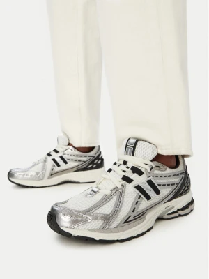 Sneakersy New Balance M1906RER Kremowy