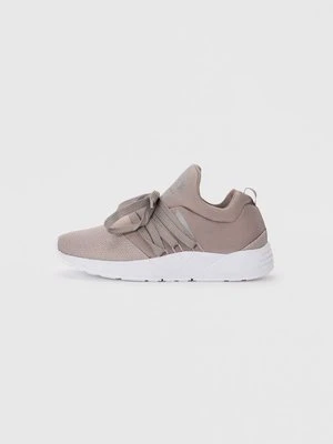 Sneakersy niskie Arkk Copenhagen