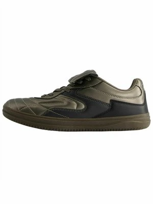 Sneakersy niskie Bershka