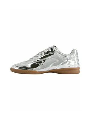 Sneakersy niskie Bershka