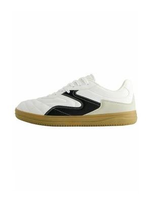 Zdjęcie produktu Sneakersy niskie Bershka