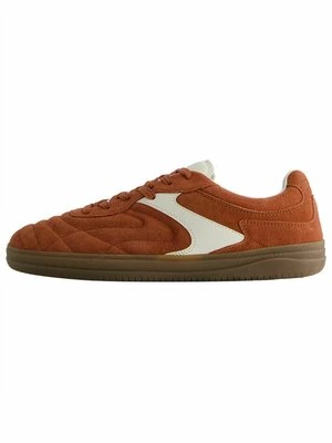 Sneakersy niskie Bershka