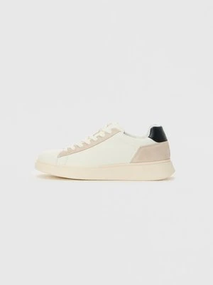 Sneakersy niskie Boss mleczny
