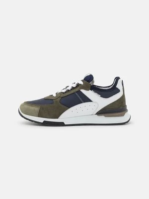Sneakersy niskie Bullboxer zielony