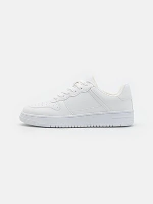 Sneakersy niskie Call it Spring