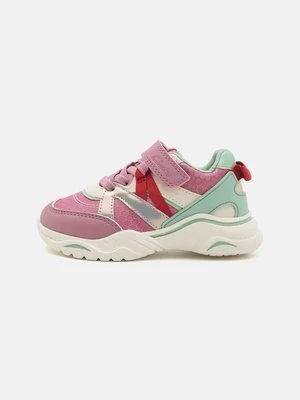 Sneakersy niskie Clarks