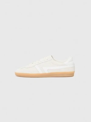 Sneakersy niskie closed