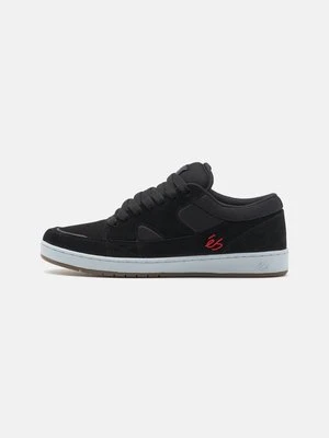 Sneakersy niskie és