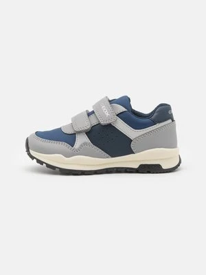 Sneakersy niskie Geox szary
