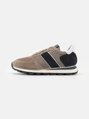 Zdjęcie produktu Sneakersy niskie Geox taupe