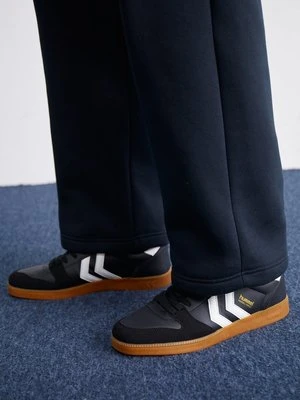 Sneakersy niskie Hummel