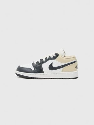 Sneakersy niskie Jordan