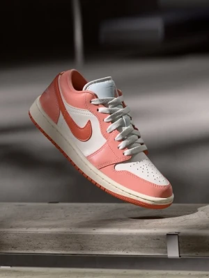 Sneakersy niskie Jordan mleczny