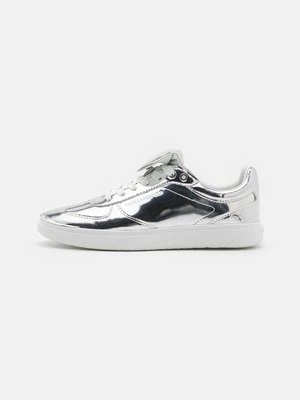 Sneakersy niskie KARL LAGERFELD srebrny