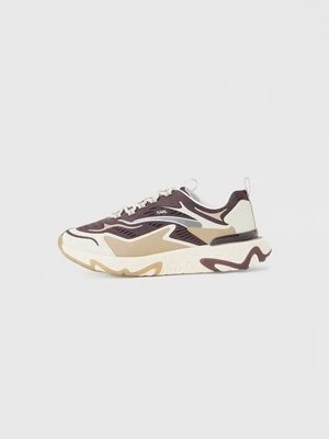 Sneakersy niskie KARL LAGERFELD ciemnobrązowy