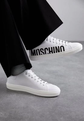 Sneakersy niskie Moschino