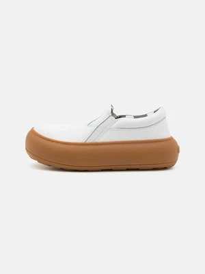 Sneakersy niskie Moschino