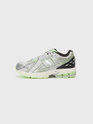 Sneakersy niskie New Balance srebrny