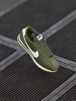 Sneakersy niskie Nike oliwkowy