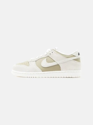 Sneakersy niskie Nike zielony
