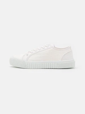 Sneakersy niskie Nly by Nelly